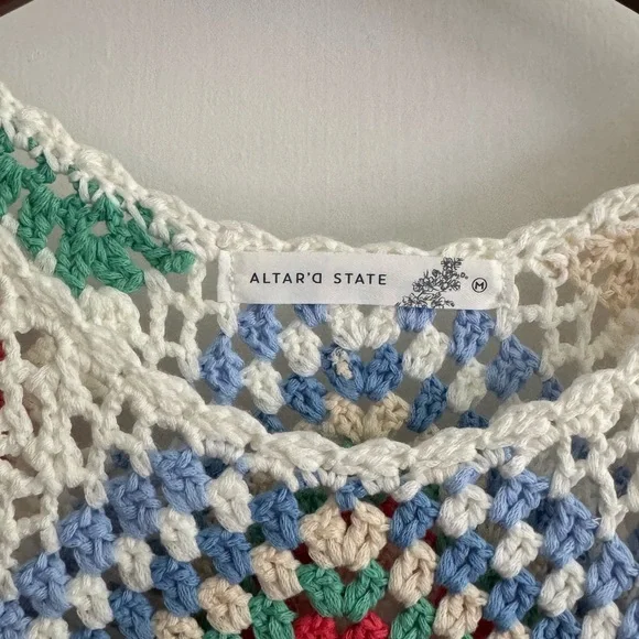 NWT Altar’d State Blossom Crochet Tank M - Picture 4 of 5